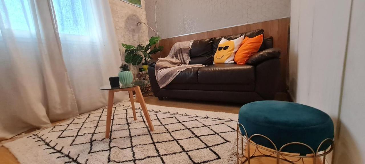 Cozy Apartment Close To Airport ปอนตาเดลกาดา ภายนอก รูปภาพ